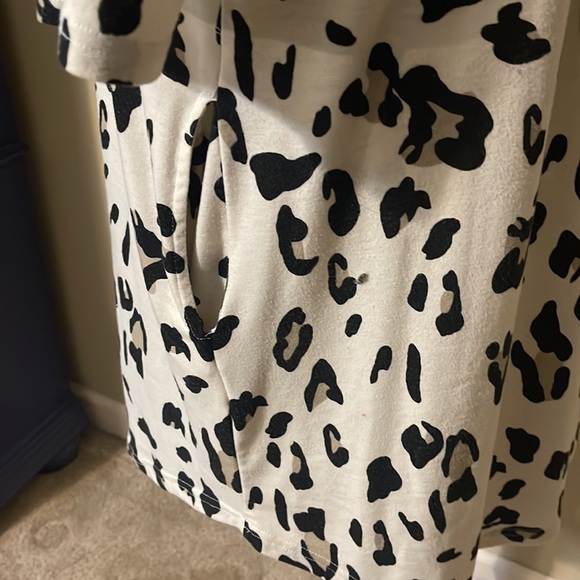 Just Above the Knee Leopard Print Dress by Tickled Teal Size XL - Picture 5 of 6